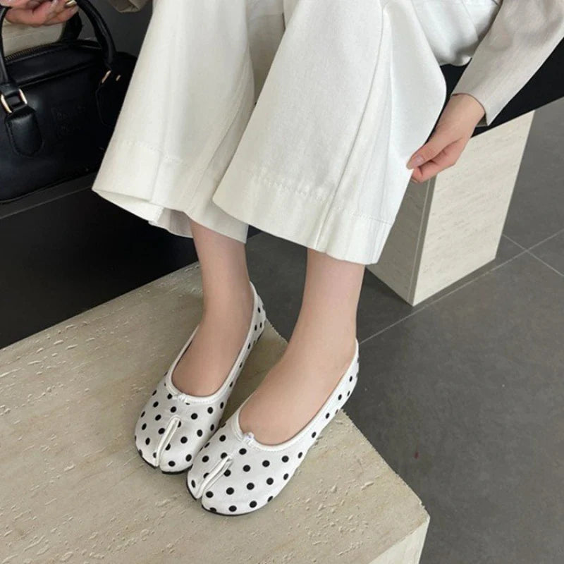 2026 New Women's Polka Dot Split-Toe Flats, Soft Slip-On Ballet Shoes, Comfortable Fashion Casual Flat Shoes for Ladies