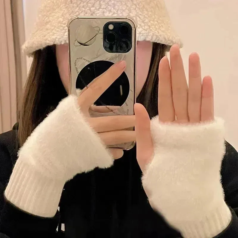 Fashionable Half Finger Gloves Suitable for Women's Soft and Warm Winter Luxurious Solid Color Plush Knitted Fingerless Gloves
