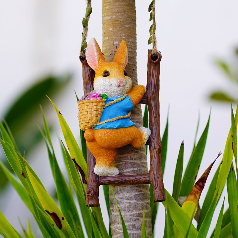 Outdoor Garden Decoration with Cute Squirrel Planters